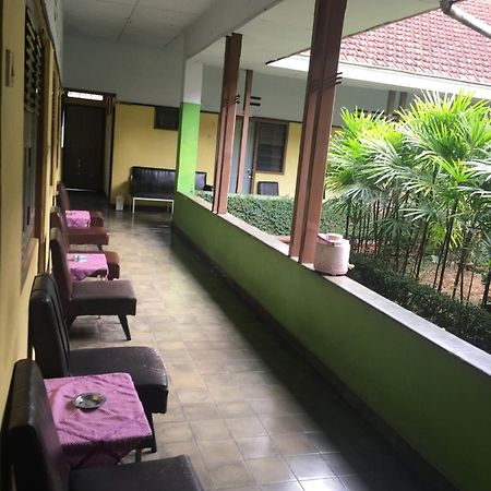 Oyo Life 1708 Hotel Budi Famili 1 Syariah Ciamis Extérieur photo