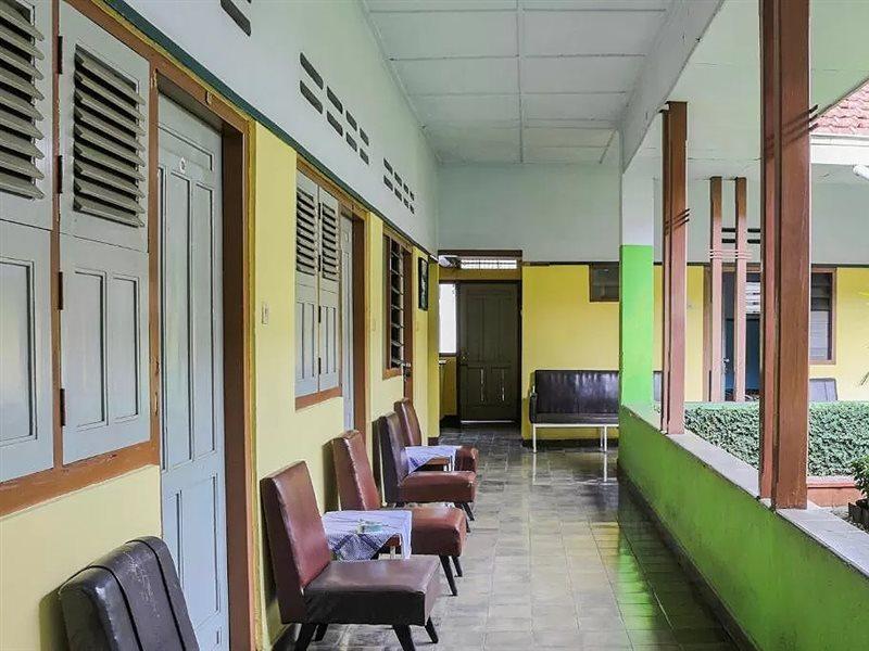 Oyo Life 1708 Hotel Budi Famili 1 Syariah Ciamis Extérieur photo