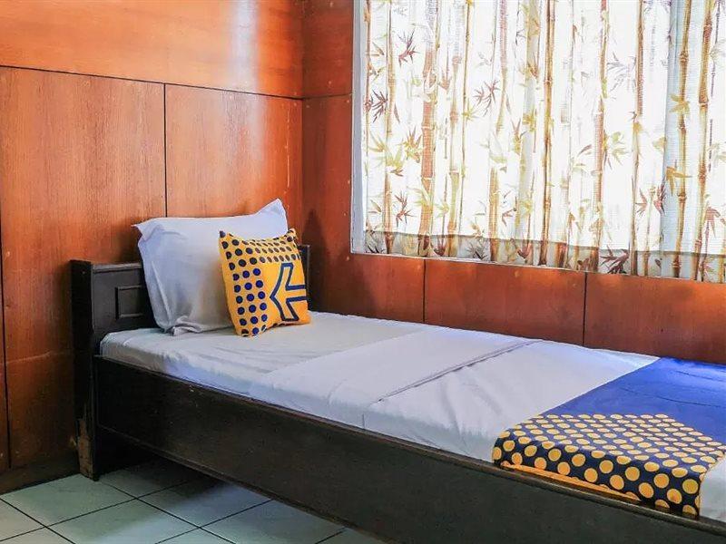Oyo Life 1708 Hotel Budi Famili 1 Syariah Ciamis Extérieur photo