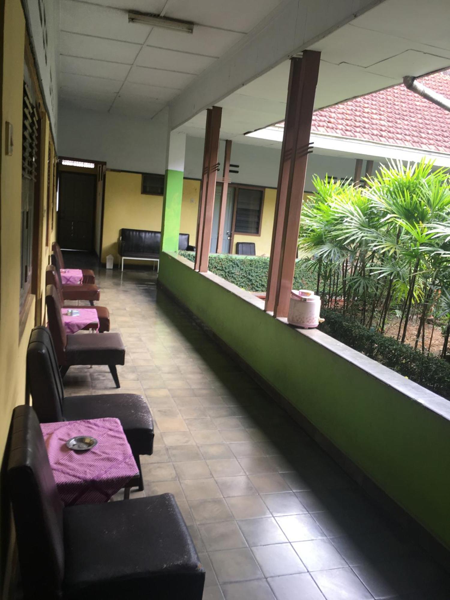 Oyo Life 1708 Hotel Budi Famili 1 Syariah Ciamis Extérieur photo
